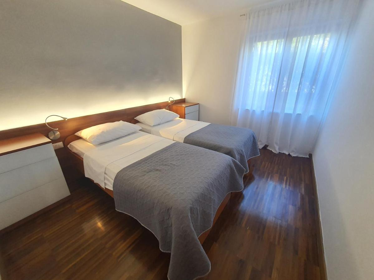 Apartments Villa Oliva Turanj Zewnętrze zdjęcie